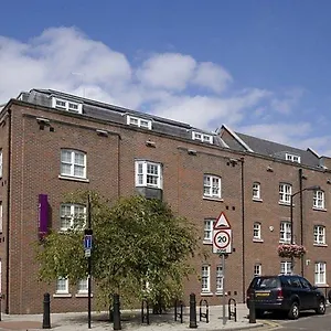 Отель Premier Southwark
