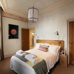 Отель The Culpeper Bedrooms